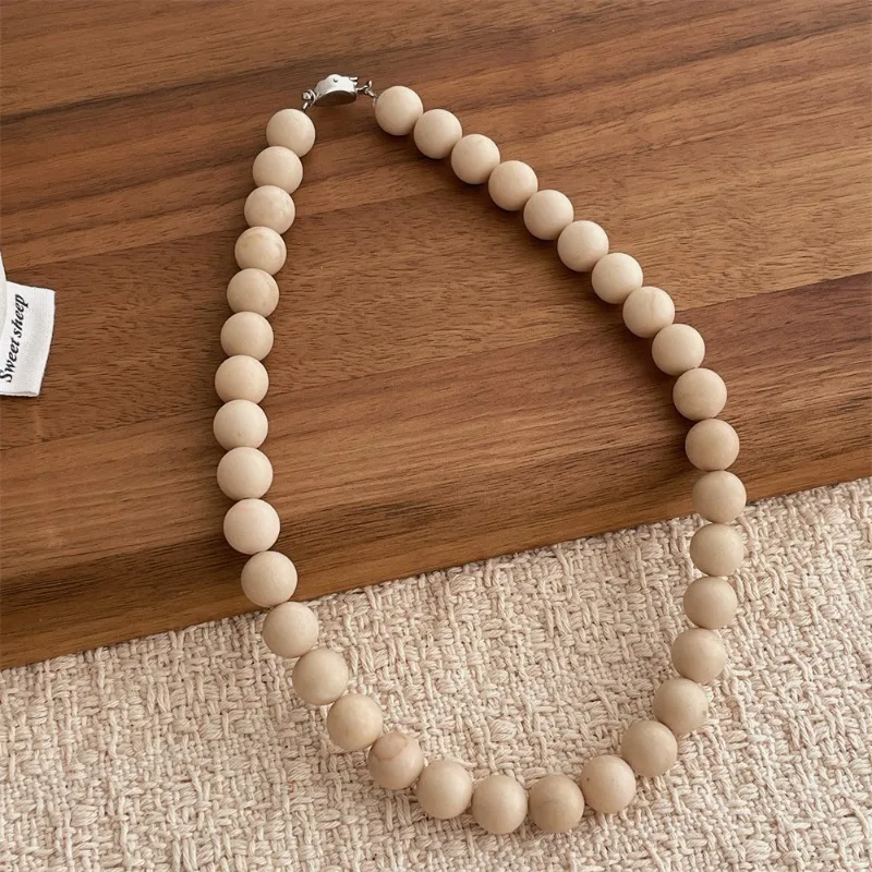 Minar 新しいトレンディな 9 ミリメートル 11 ミリメートルベージュ天然石ビーズネックレス女性のためのシルバーメッキゴールドコインバックルチョーカー卸売