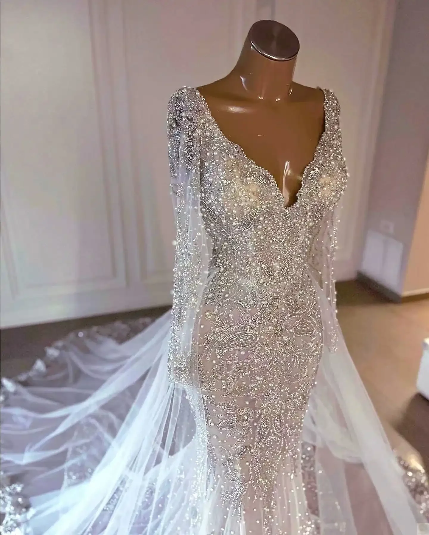 Dreamlike Mermaid Gown Wedding Dresses V-Neck Embroidery Pearls Crystals Lace Backless Bridal Gowns Big Size Custom Size Colour