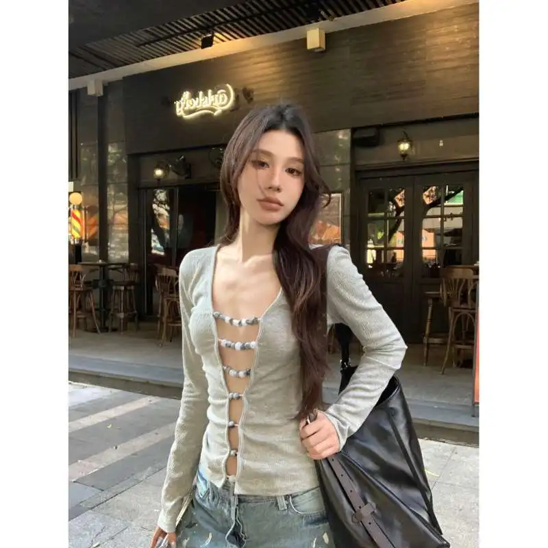 Design Spring/Summer Reversible Wood Beads Deconstructed Slim-fit Hot Girl Black V-neck Long Sleeve Hot Hollow Sexy Top T-shirt