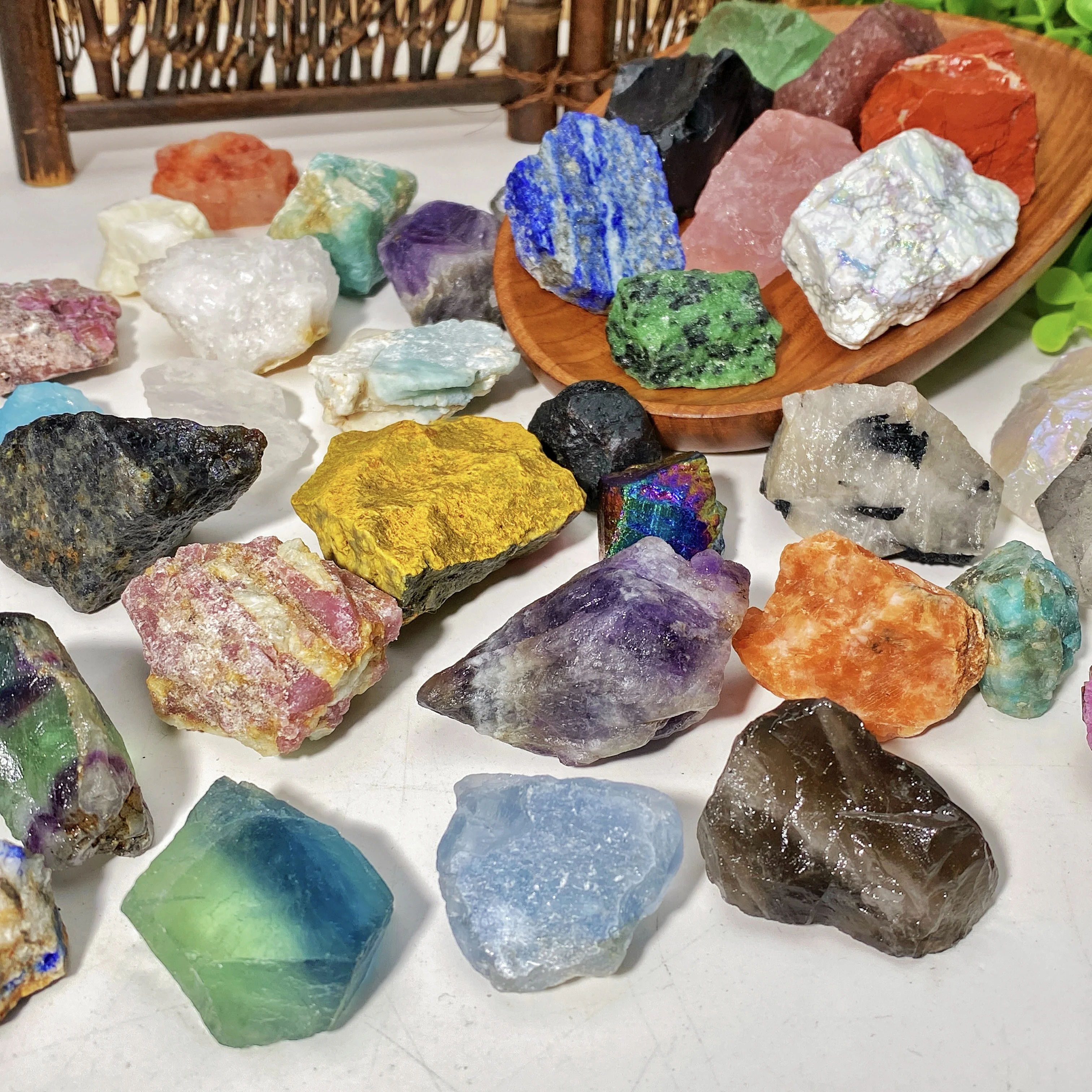 Mystery Box 100 g/300 g/500 g/1000 g gemischte Kristalle Rohstein-Blindbox, herausnehmend, 35 Arten von Kristallen, rohen Rohsteinen, zufällige Auswahl – Detail 5