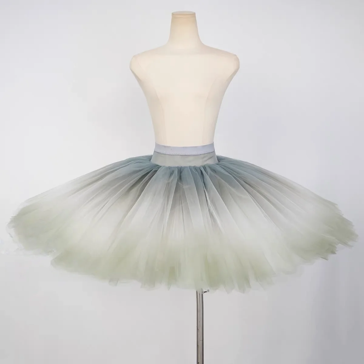 New multi-color gradient ballet skirt half-length practice skirt pancake skirt TUTU skirt launched