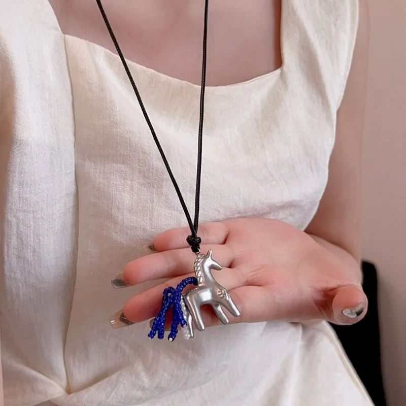 Luxury Metallic Cartoon Horse Bead Necklace with Tassel Pendant