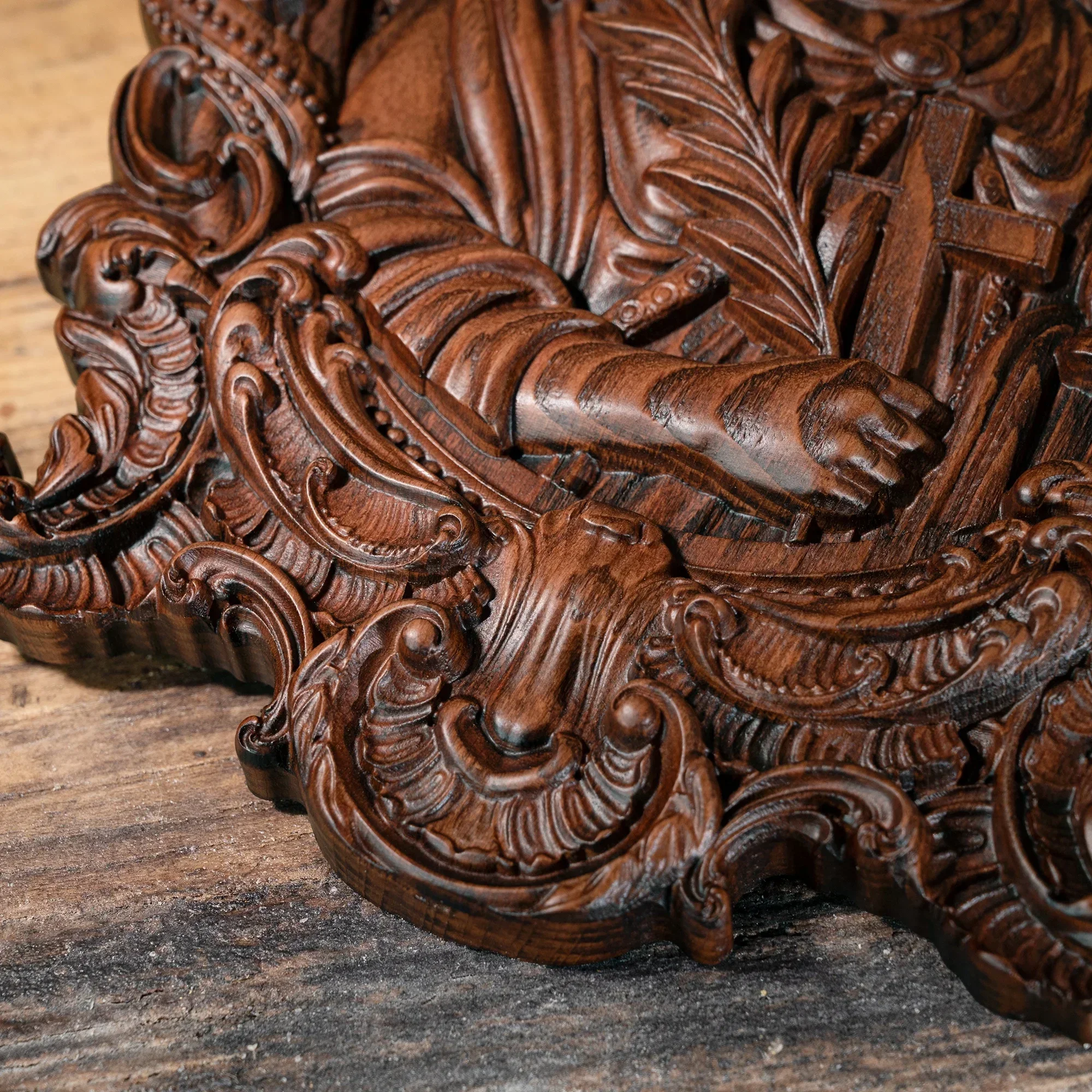 Bodhidharma in Your Palm Boxwood Handheld Sculpture for Tea Table