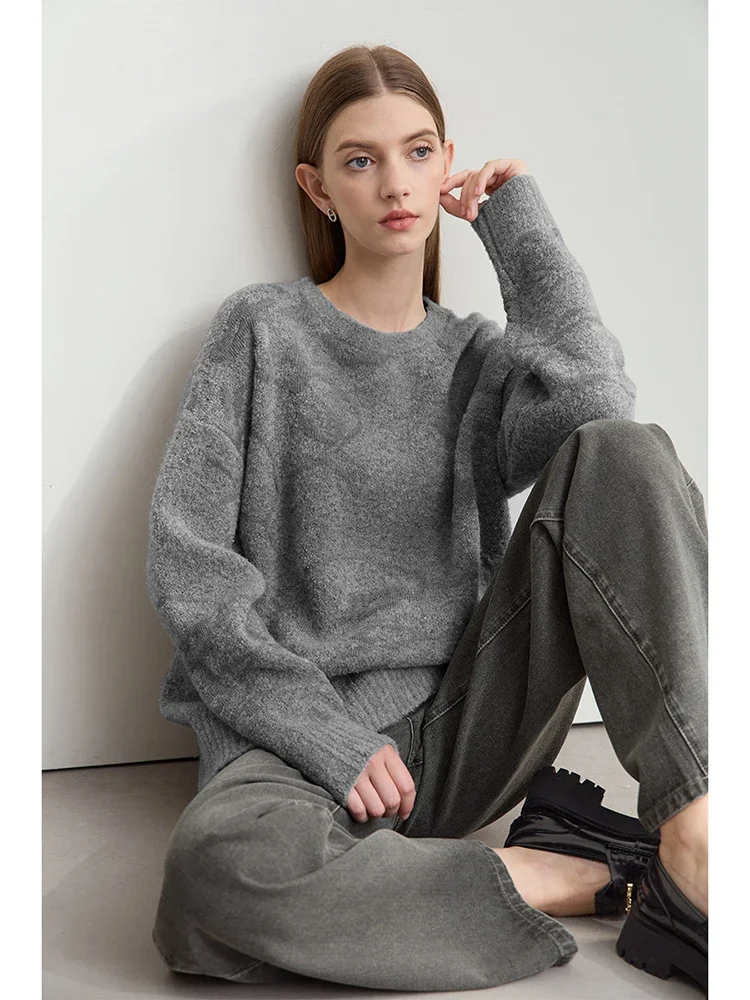 

Amii Minimalist O-Neck Women's Sweater 2025 Winter Solid Jacquard Warm Long Sleeve Sweater Loose Knitting Pullover Top 12444253