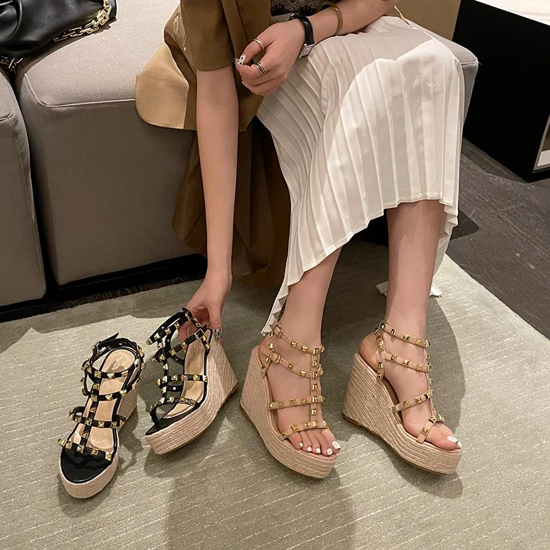 

High Heels Roman Rattan Grass Women Shoes Rivet Wedges Women Sandals Open Toe Ankle Buckle Strap Ladies Platform Wedges Sandals