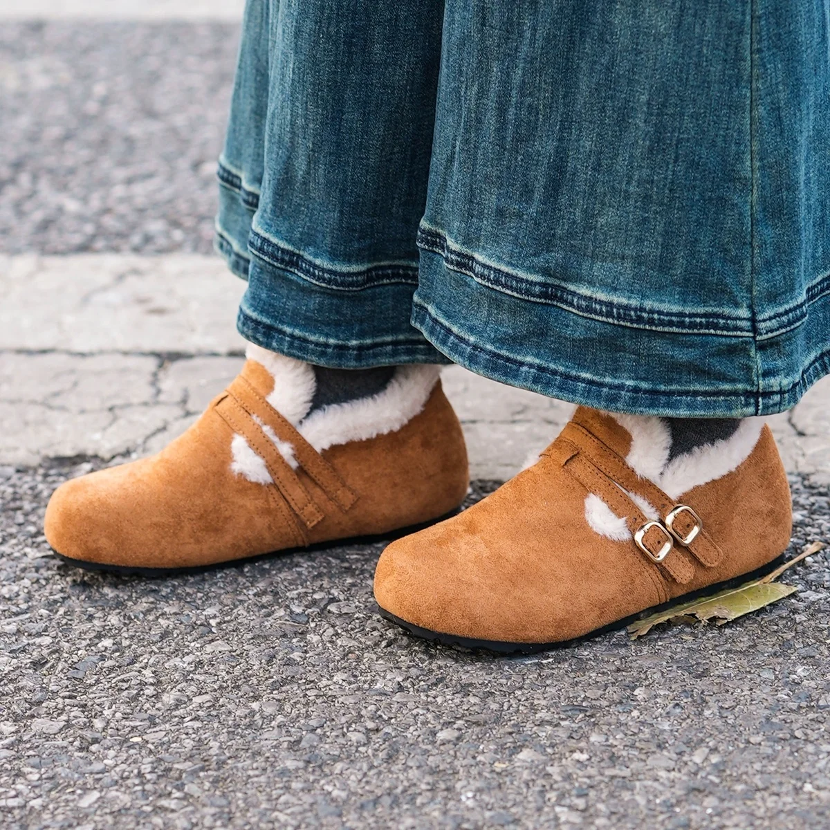 

Furry Retro Faux Suede Women's Shoes Winter Buckle Fur Lined Flat Heel Casual round Toe Deep Mouth Fashion Single...