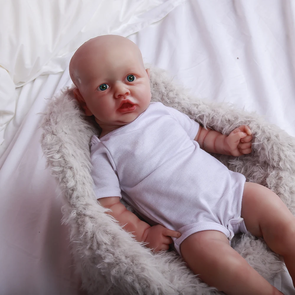 4.7KG Reborn Baby Dolls Full Body Silicone Smile Girl Model Miękka zabawka Towarzysząca lalka dla przyjaciela 57cm Lalka ręczna Kojąca lalka