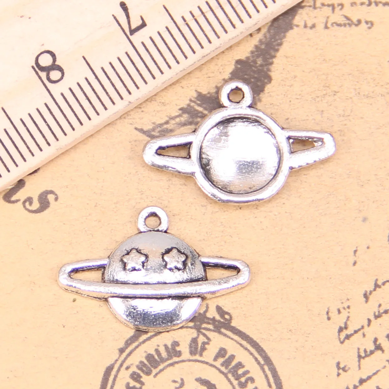 126pcs Charms For Jewelry Making saturn planet spark star 13x17mm Antique Silver Plated Pendants DIY Tibetan Silver Necklace