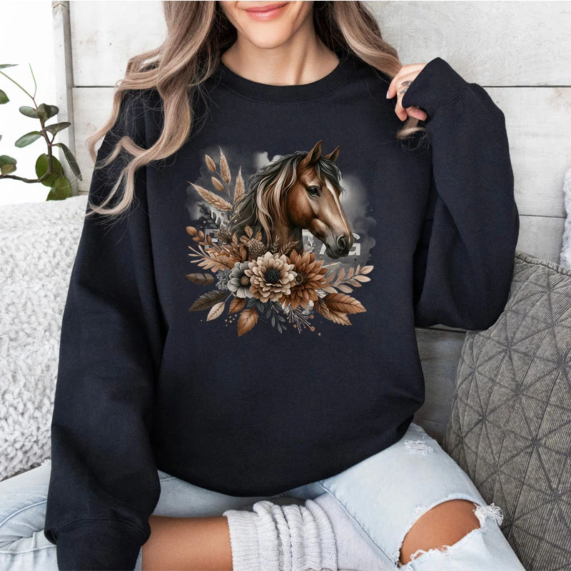 Women Horse Lover Sweatshirt Gift for Horse Owner Hoodies Farm Gift Brown Boho Flower Horse Wreath Printed Women's Sweatshirts