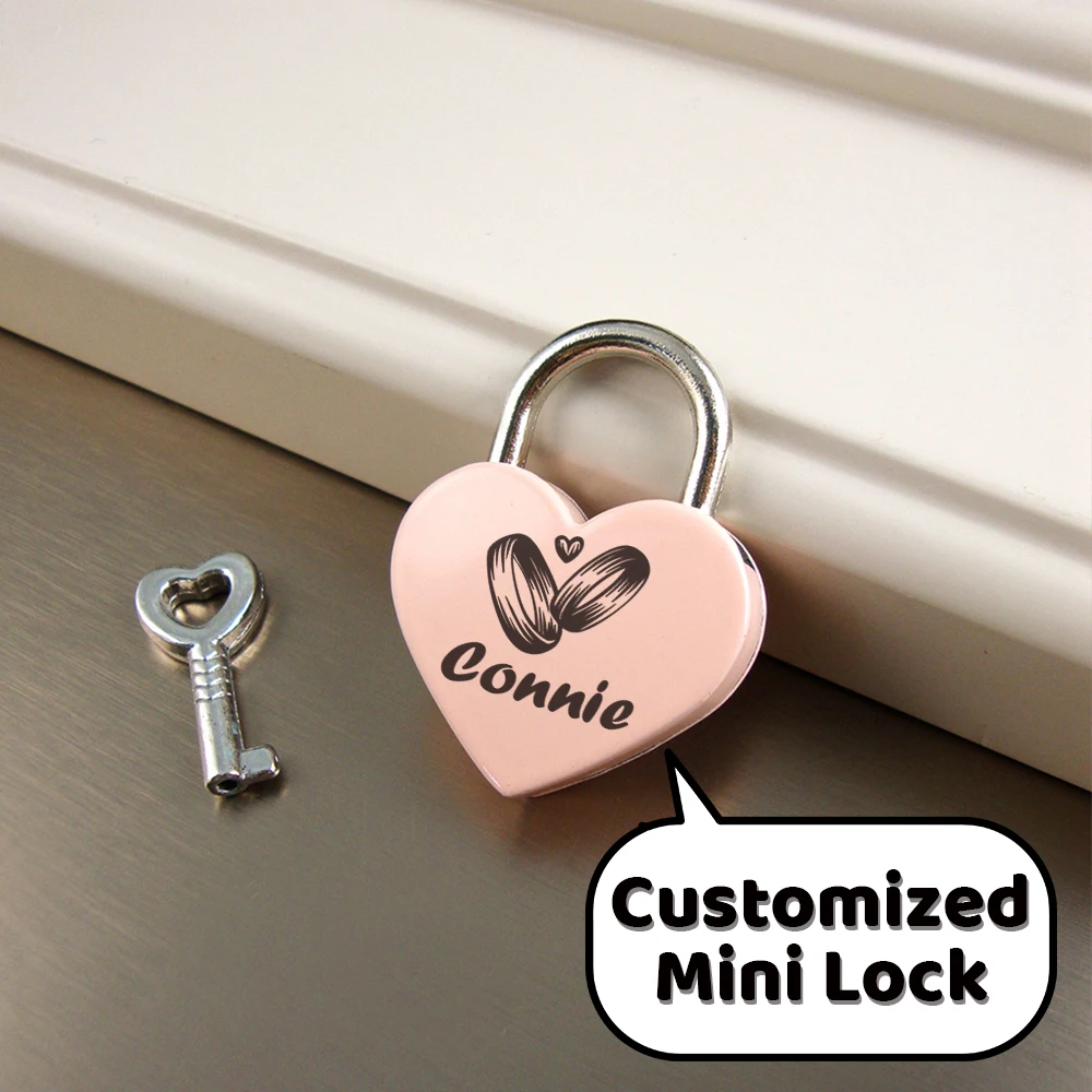 Un cadenas d'amour personnalisé en acier inoxydable, texture métallique brossée, cœur, cadenas mutuel pour couple, signification romantique