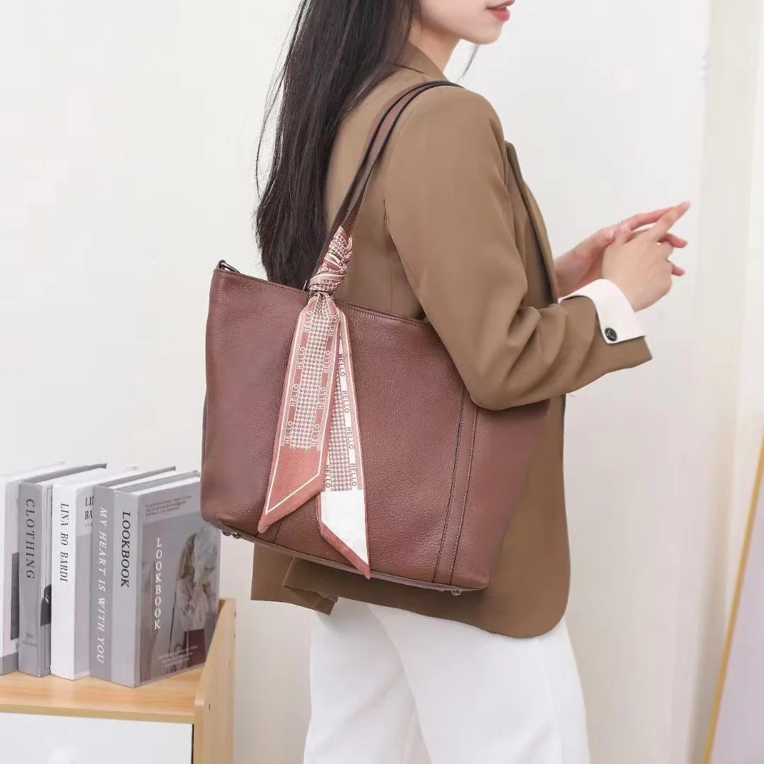 

Large Capaci Top Layer Cowhide l Fall Women's Tote Bag Faionable New Year Single Women's Bag Cross-Border Hot S