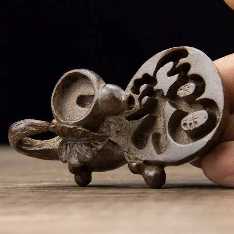 

Фортуна поставляется с временем, высокая гора, текущая вода, персонаж Фу, креативная домашняя декоративная деталь, персонализированный фон в античном стиле