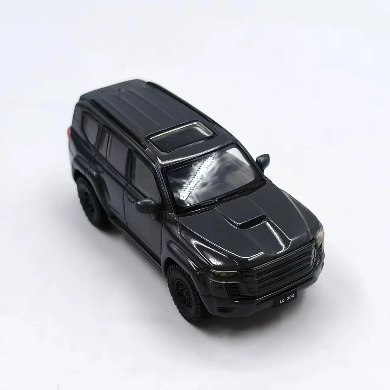

MASDI 1/64 LC300 Черно-серая модель внедорожника King Kong Land Cruiser из сплава