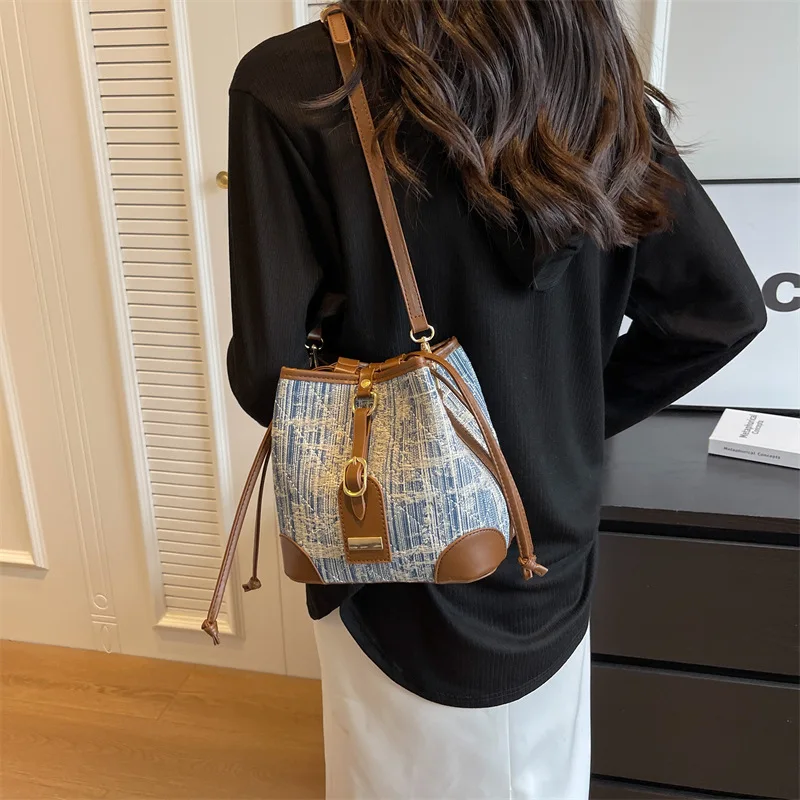 2023 New Fashion Trend Denim with PU one Shoulder Crossbody Bucket Bag For Women