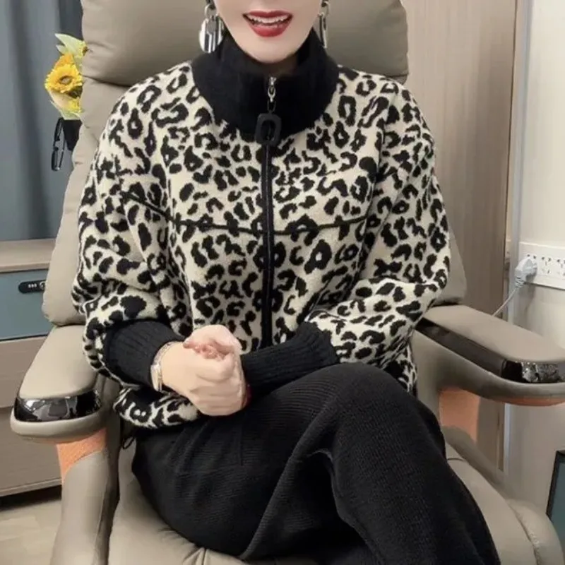 

Осенне-зимнее шерстяное пальто с леопардовым принтом, короткий стиль на молнии, модный кардиган в корейском стиле, топ