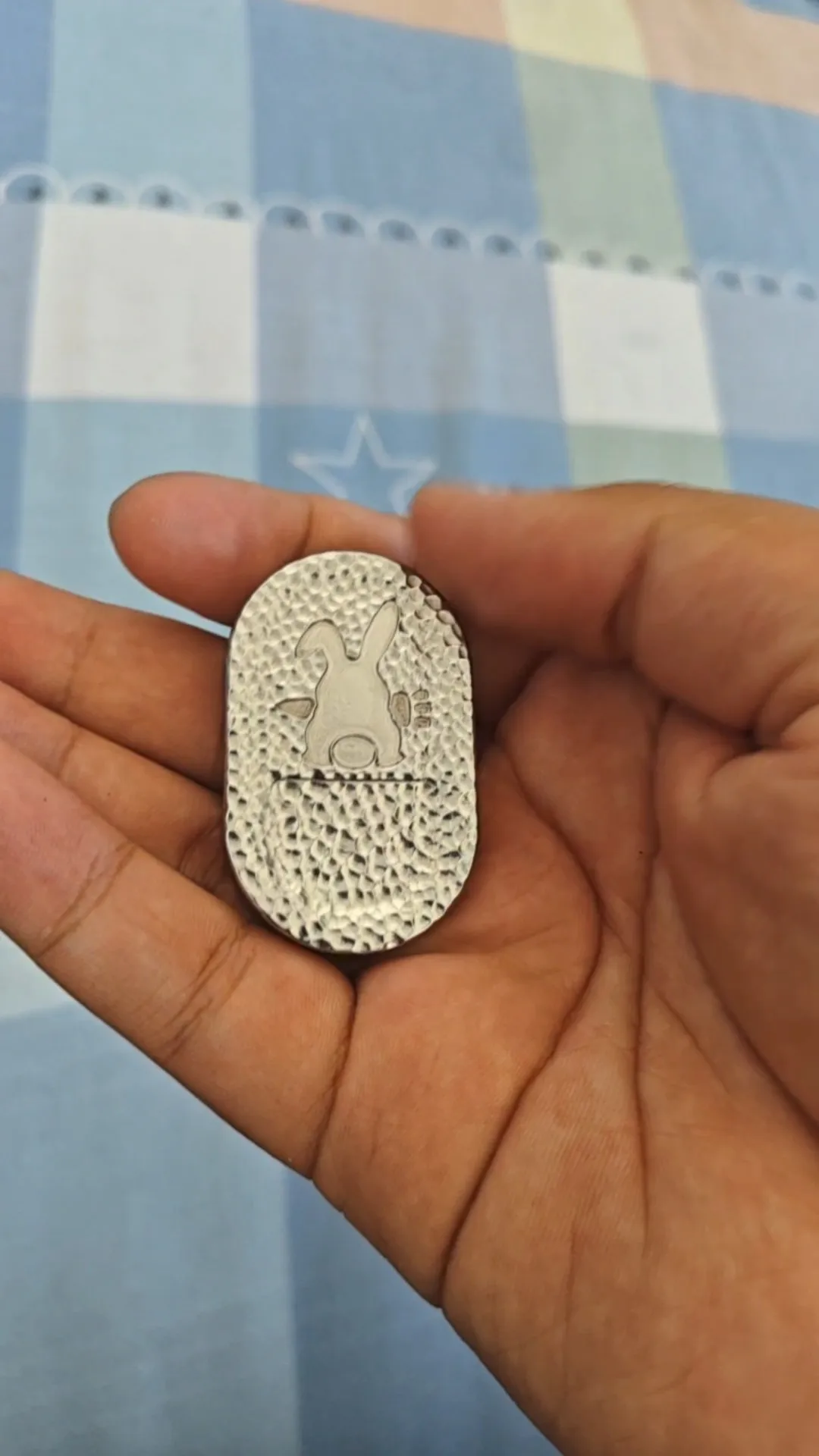 Used EDC Rabbit Rhythmic Hammer Pattern Model, Almost Brand New, The Surface Is Very New, and The Texture Is Great. Push