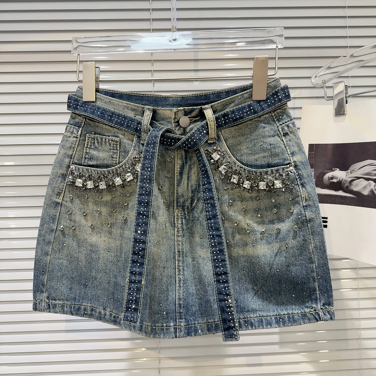 Streetwear Rhinestone Beads Straps Heavy Industry Short A Word Denim Skirt Women Summer New High Waist Slim Mini Skirt Faldas