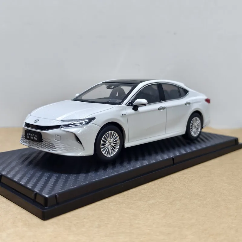 

Масштабная модель автомобиля Toyota Camry 2024 XSE (1:30) с литыми дисками, оригинальная коллекционная модель Toyota Camry девятого поколения для демонстрации