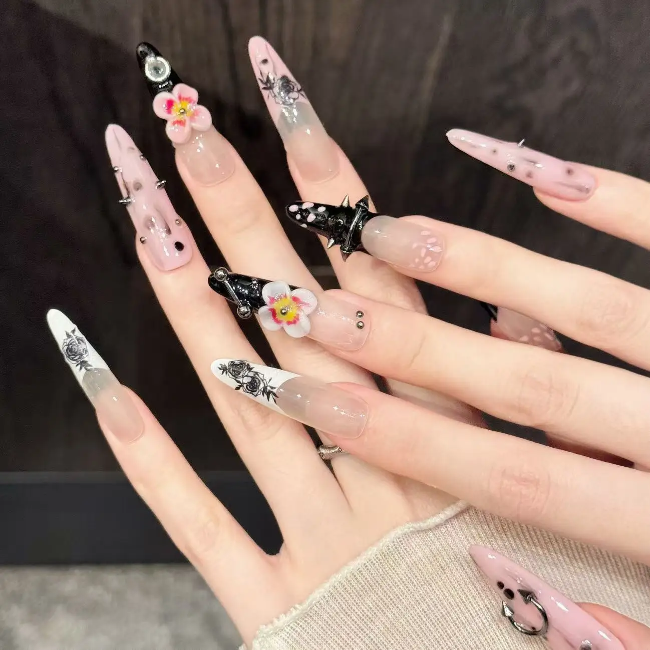 10Pcs Rivet Decor Stick on Y2k Rose Long Oval Fake Nail Pink Black French Tips Smudge Press on Sets Diamond Handmade False Nails