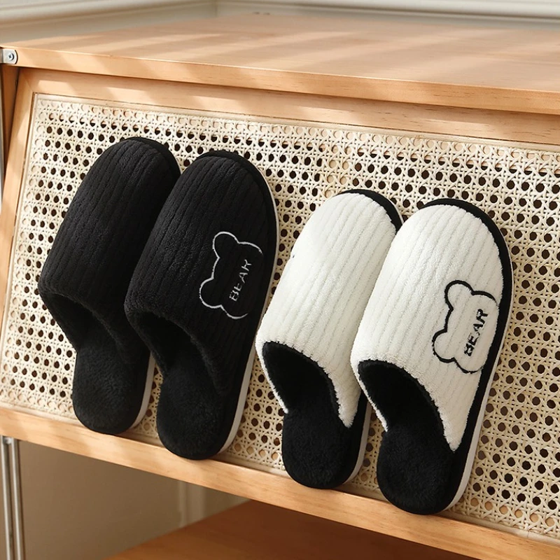 شباشب شتوية جديدة لعام 2025 للنساء والرجال - أحذية منزلية مريحة مبطنة بالصوف، شباشب قطنية داخلية دافئة للطقس البارد