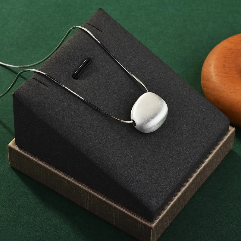 新しいシンプルでファッショナブルな幾何学的なネックレス、女性にとって多用途でエレガント、女性の幾何学的な鎖骨チェーン