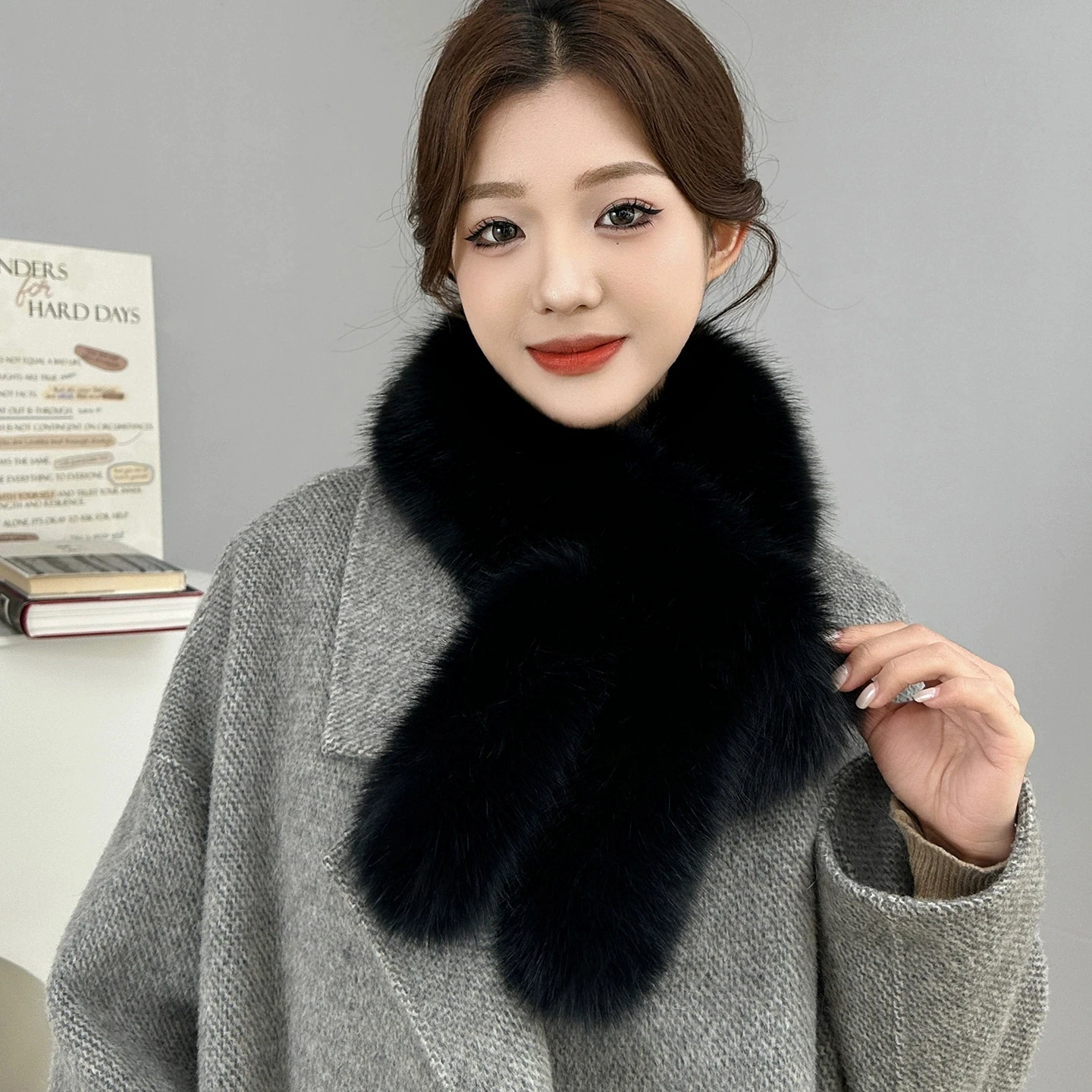 فرو الثعلب الصناعي سميك ودافئ من القطيفة بياقة شتوية وشاح شتوي بلون سادة