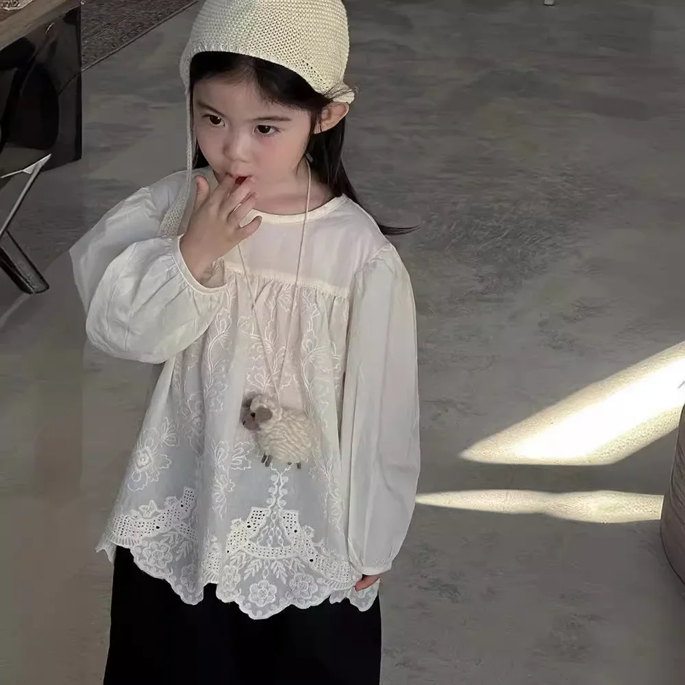 

Рубашки для девочек, осень 2024, новая детская одежда, корейская рубашка для девочек в иностранном стиле с вышивкой, кружевная кукольная рубашка с круглым воротником и длинными рукавами