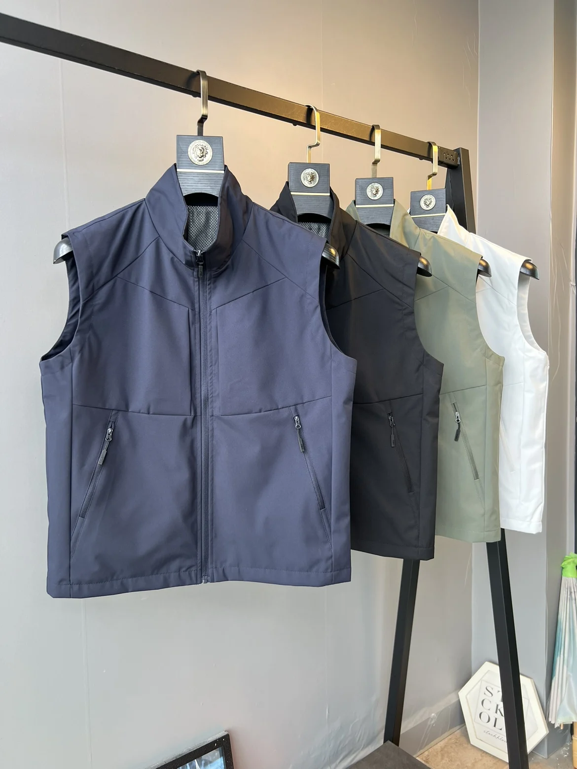 Outdoor Sports Workwear Vest Men's Multi-Pocket Sleeveless Jacket Loose Fit Standard Style Polyester/Nylon Composite Fiber