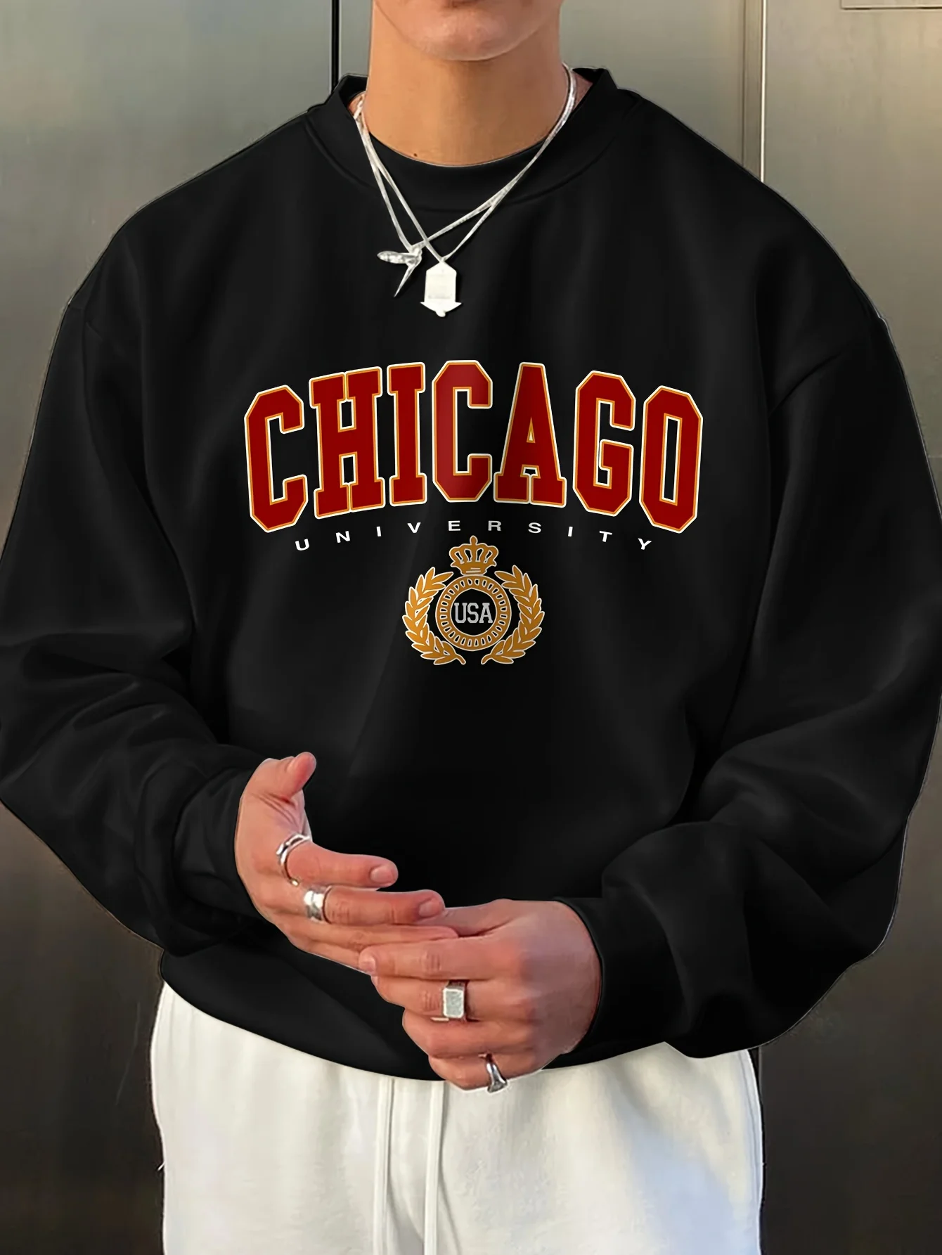سويت شيرت رجالي للخريف والشتاء كاجوال فضفاض مناسب بشعار جامعة شيكاغو مطبوع عليه حروف ذهبية ورقبة دائرية #3