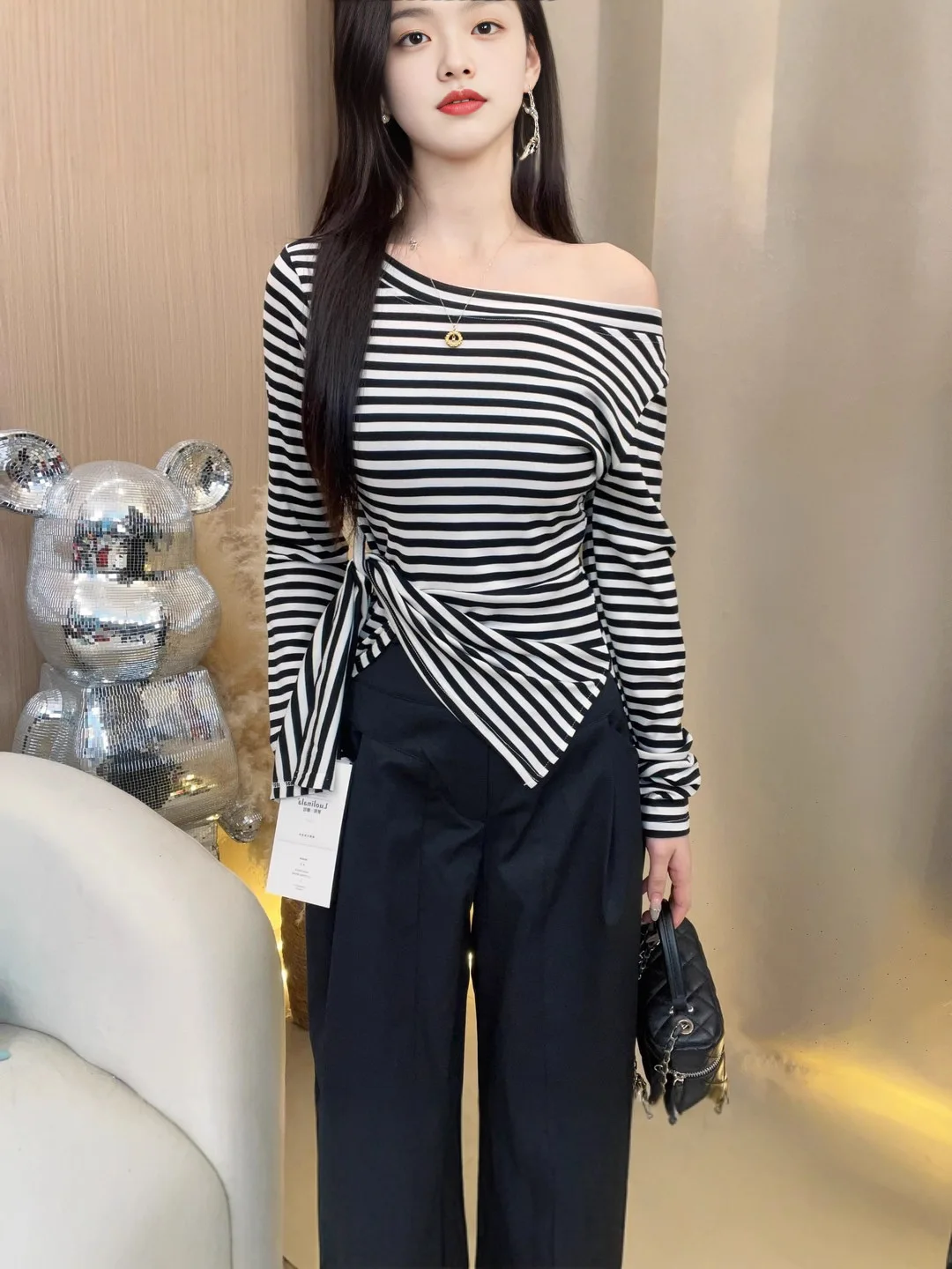 2026 Nuovo Inverno T Shiirt Donne Lrregolare Fessura Vita Sottile Tee Shirt Moda Coreana Spalla Inclinata A Maniche Lunghe Tshirt Vestiti