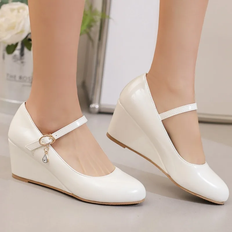 2026 Spring/Summer New Women's Round Head Slope Follow Shoes with One Line Buckle Design for Dating, Wedding, Party, Sizes 32-48
