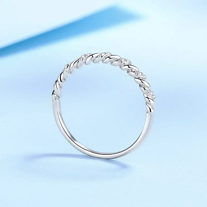 

Cluster Crown Single Pt950 Fine Jewelry Moissanite Ring Lady, Twisted Buckle Single Row Platinum Rings for Women Certificate