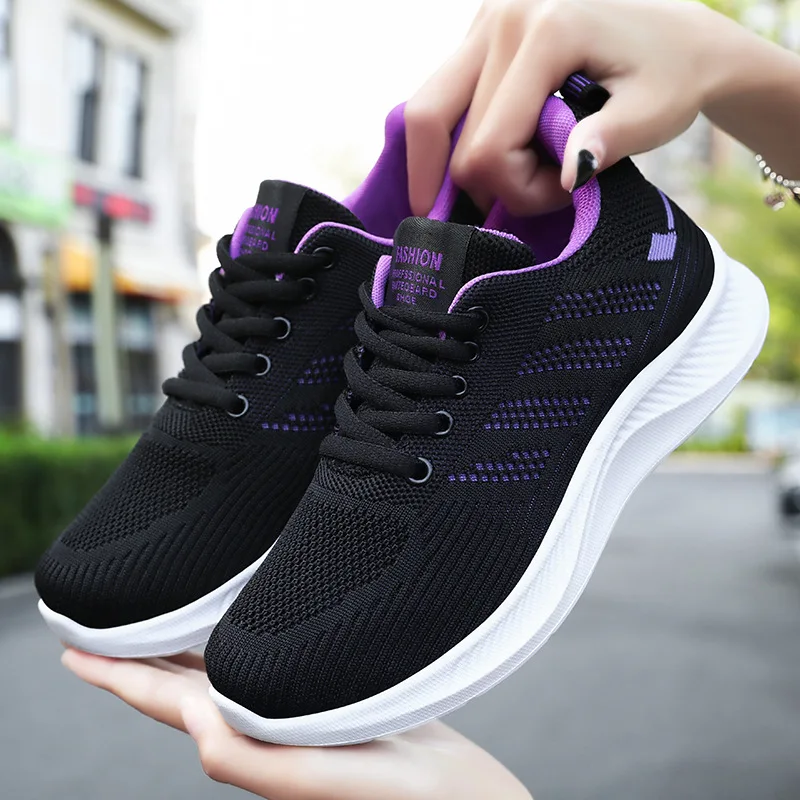 

2024 Spring New Ultra-light Running Shoes Sports Women's Shoes Mesh Non-slip Breathable Soft-soled Lightweight Casual Shoes