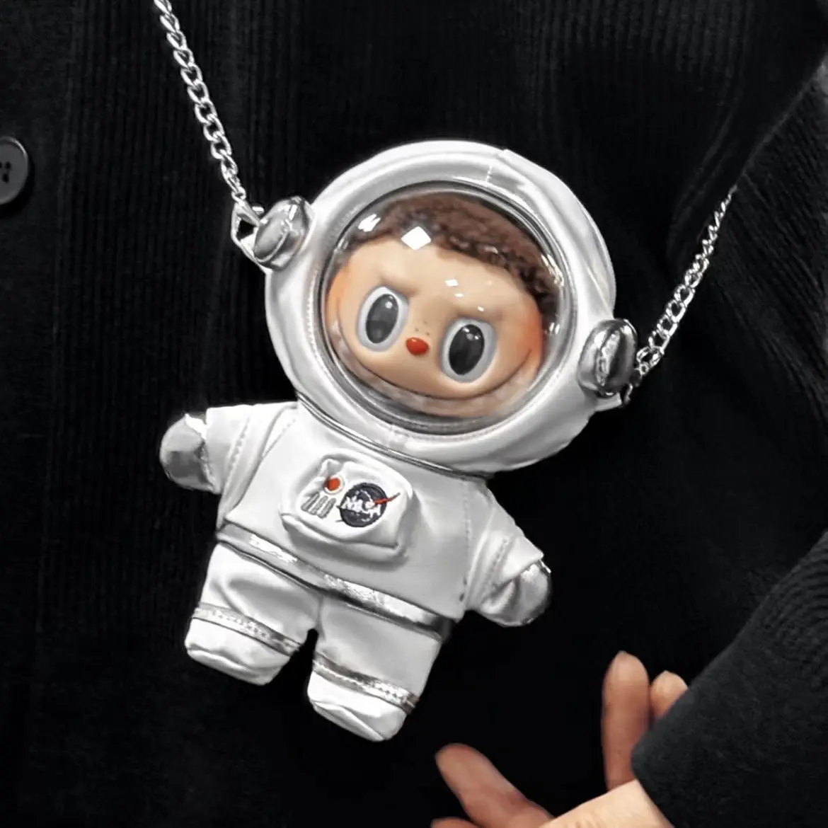 

Виниловая кукла для Labubu Astronaut 17 см с космической тематикой наряда и детской сумкой - Набор кукол Kawaii Cartoon Mystery Universe для мальчиков