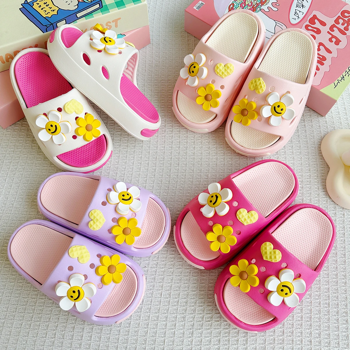 New Popular Cartoon Sunflower Versatile Girls' Eva Slippers Fashionable Dual-Color Soft-Soled Non-Slip Sandals 831