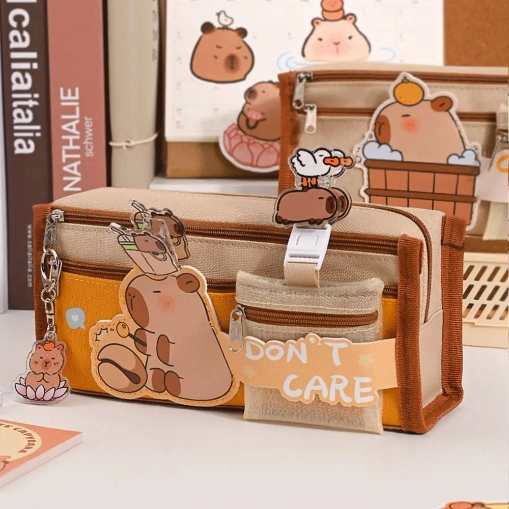 Borsa per matite Capybara di grande capacità per cartoni animati Borsa per cancelleria in tela carina con cerniera Custodia per organizer da tavolo per studenti