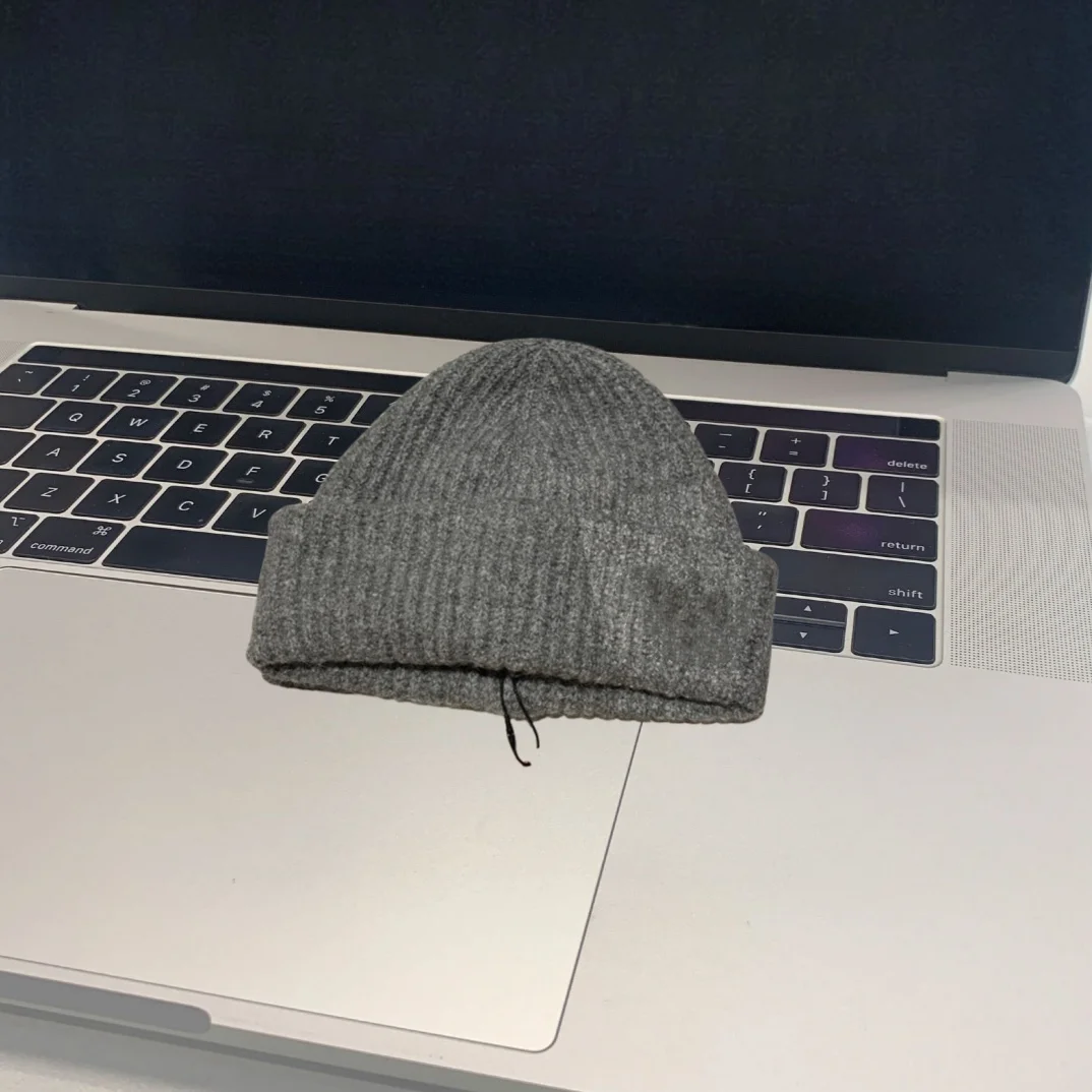 

Outdoor Fashion M Series Wool Knitted Hat Comfortable Warm Holiday Essential Simple Style Super Super Matching Wearing Stylish