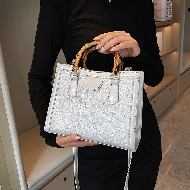 Top Brand Shoulder Bags for Women Bamboo Handle Handbag Luxury Hand Bag Designer Purses Crossbody Bag New Tote Bag Cute Satchel