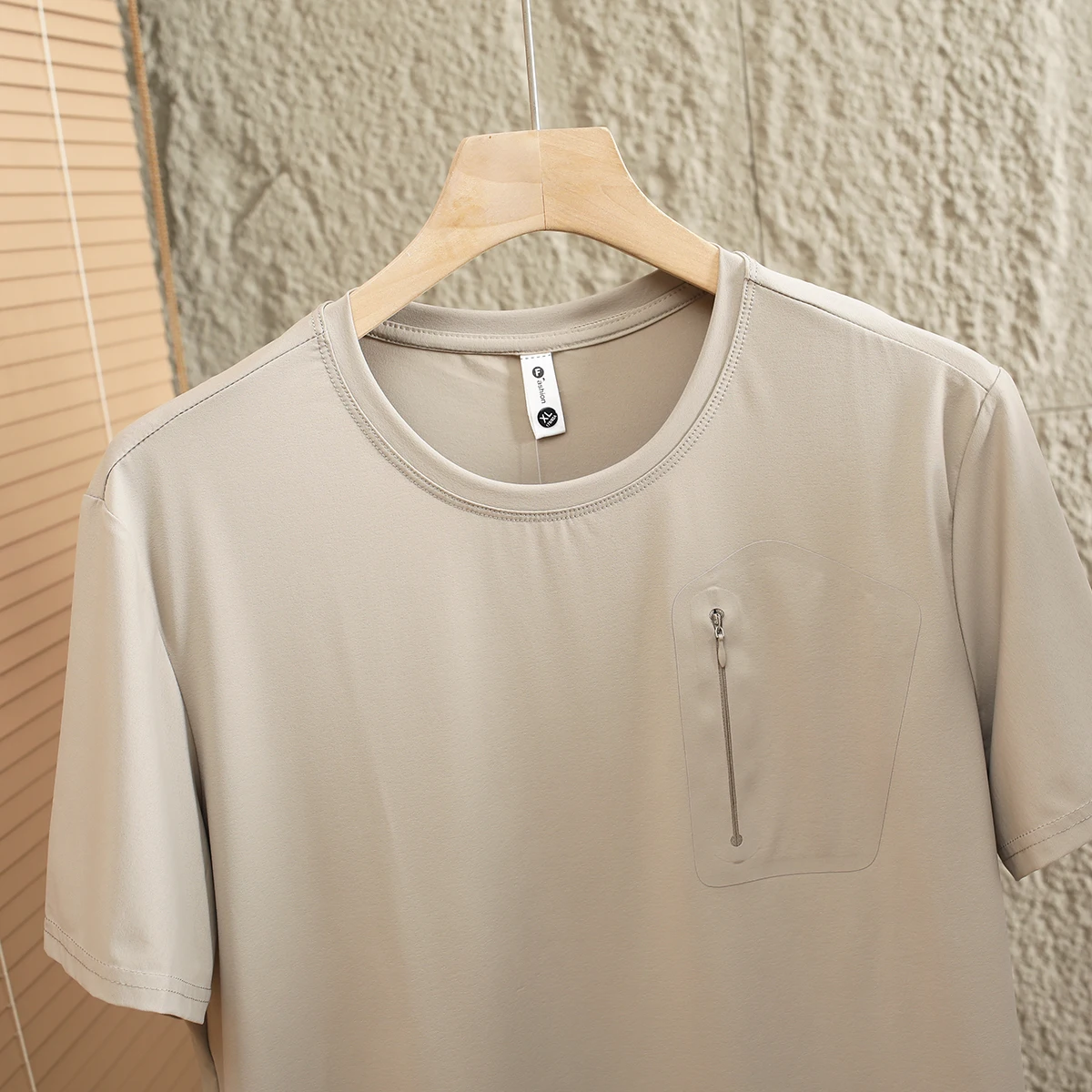 Outdoor Men's Short Sleeve T-Shirt Comfortable Quick Dry Padded Pocket Fashionable Urban Style Breathable Lightweight Casual