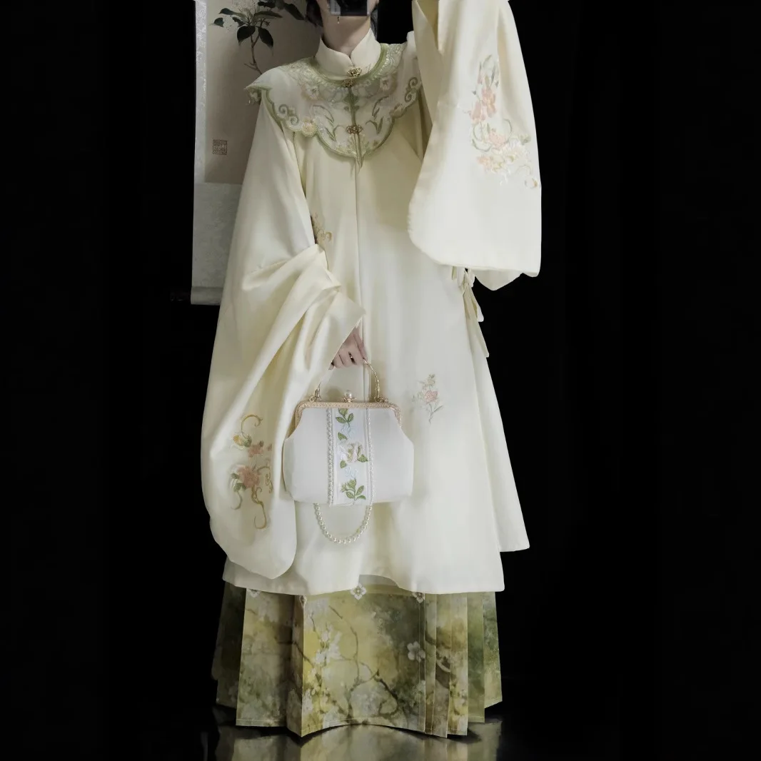 

Весенне-летняя новая древняя китайская одежда, система Мин, повседневная шея, облако, плечо, машина с вышивкой, студенческая юбка с конским лицом