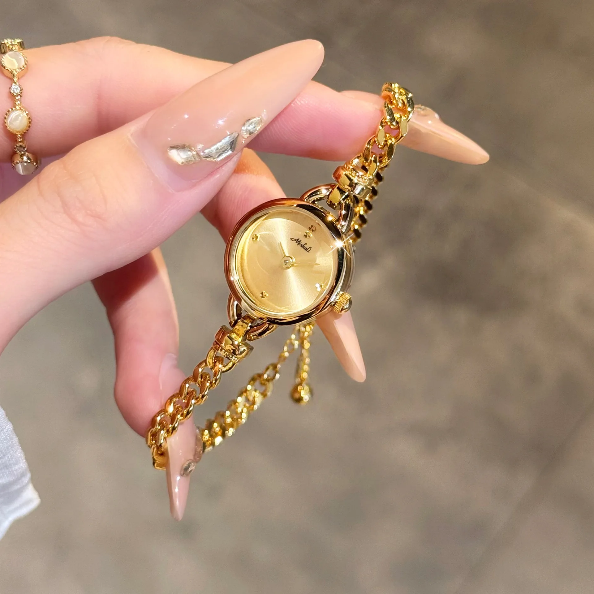 New Korean-style fashionable student quartz watch, trendy best friend small dial women's watch, exquisite women's watch.