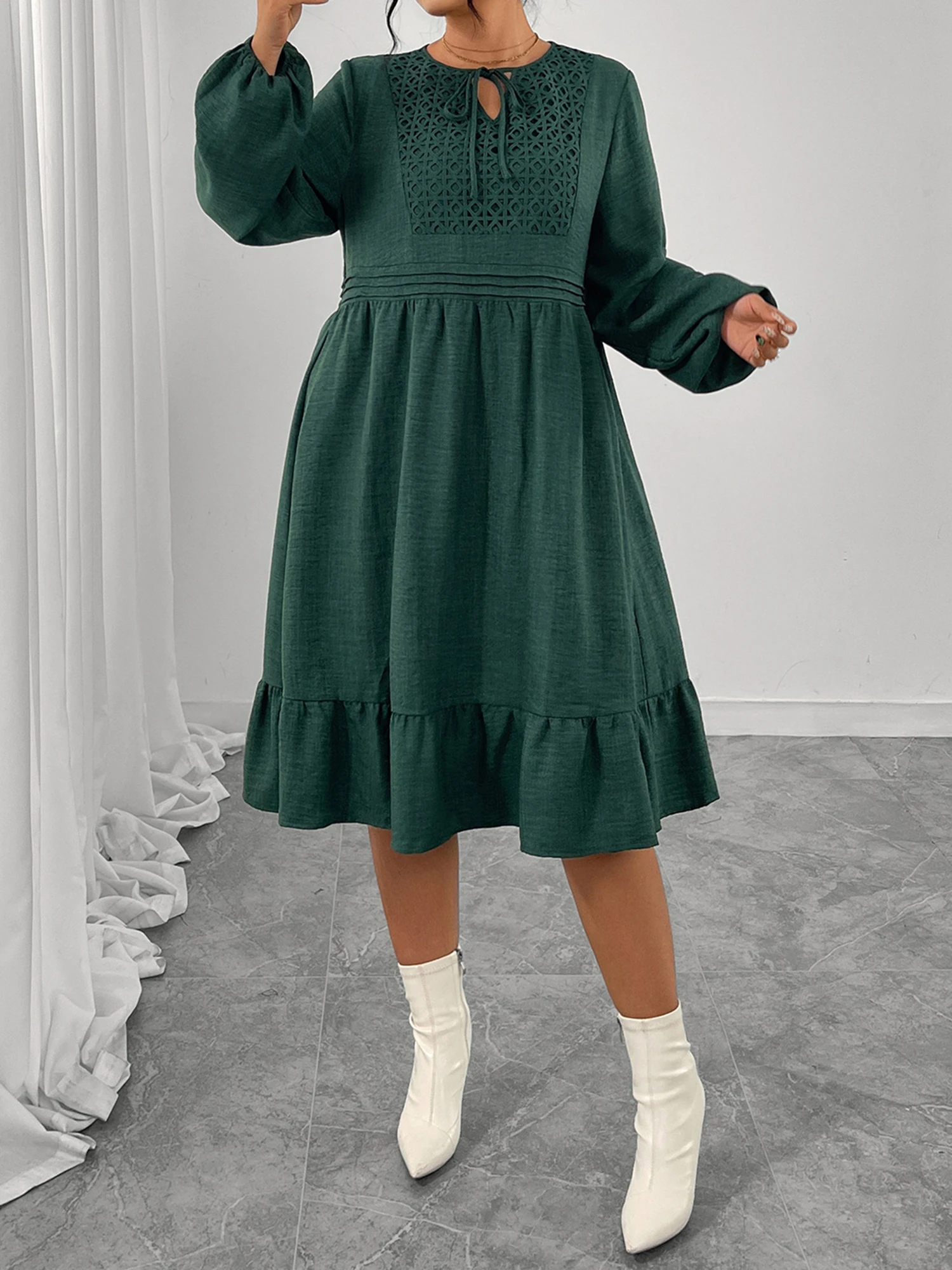 Damen Herbstkleid in Übergröße, Langarm, Rundhalsausschnitt, Hohe Taille, Midi-Kleid mit Bindeband