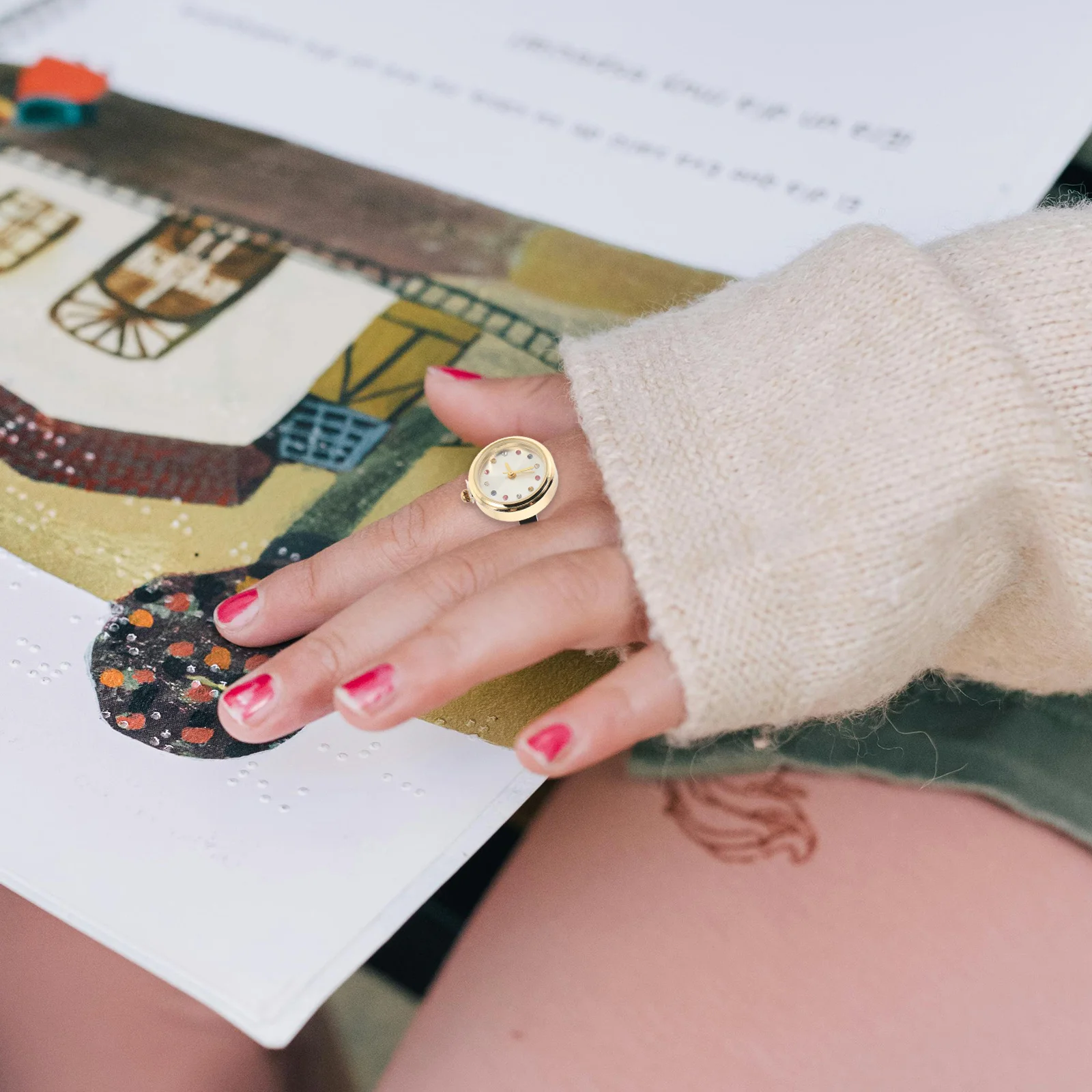 

Colorful Rhinestone Finger Watch Compact Waterproof Mini Quartz Watch For Students Women Daily Wear Stylish Small Timepiece