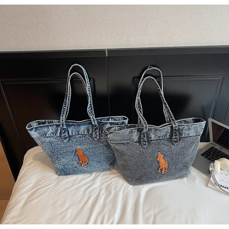 

2025 Популярная новая женская модная джинсовая холщовая сумка-тоут — высококачественная ретро-вышивка, модный дизайн на плечо/мессенджер