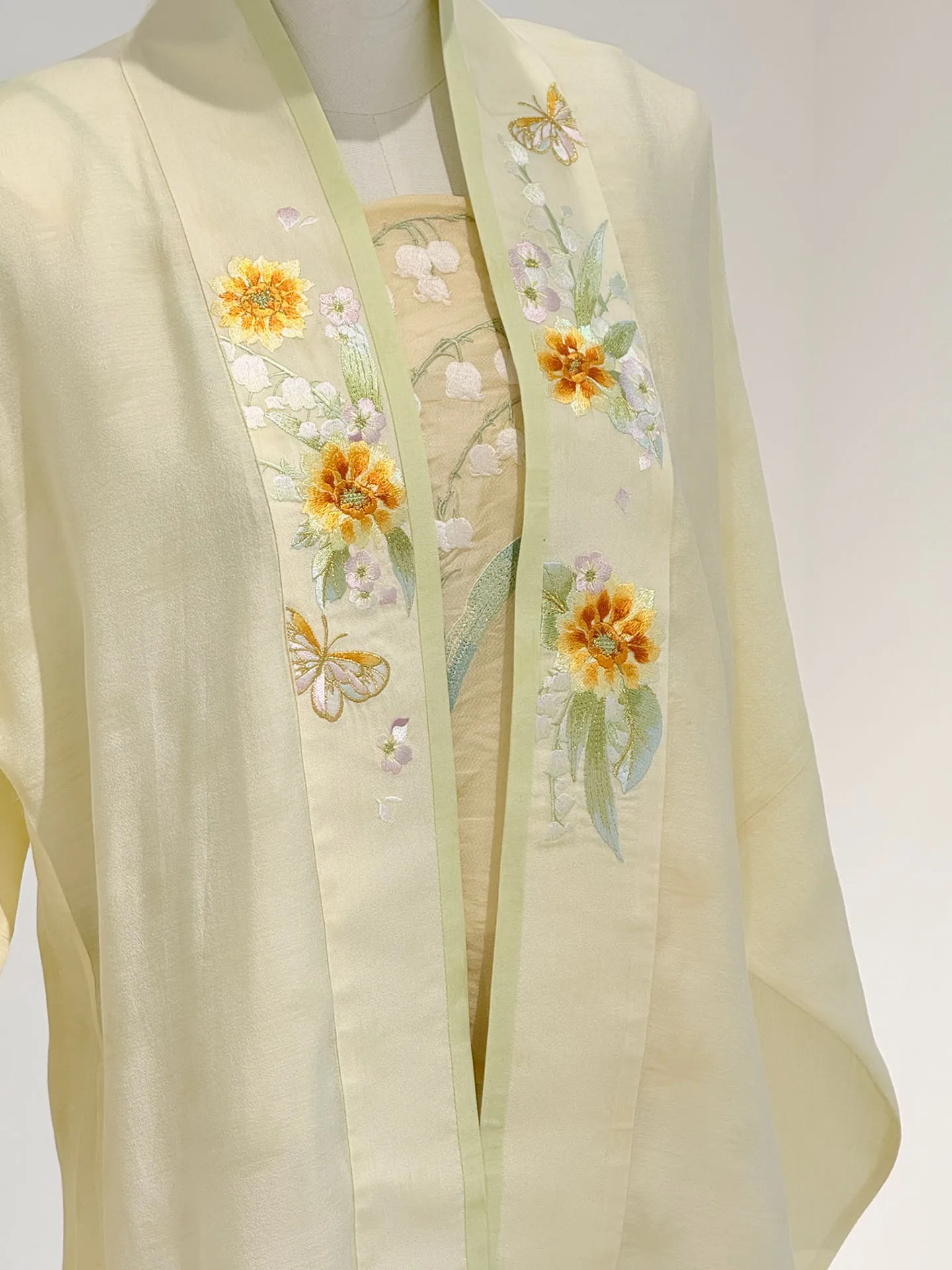 Original No Two Gathered【Follow the Light】Daily Song Dynasty Short Shirt Hanfu Women's Straight Collar Lamb Sleeve Top