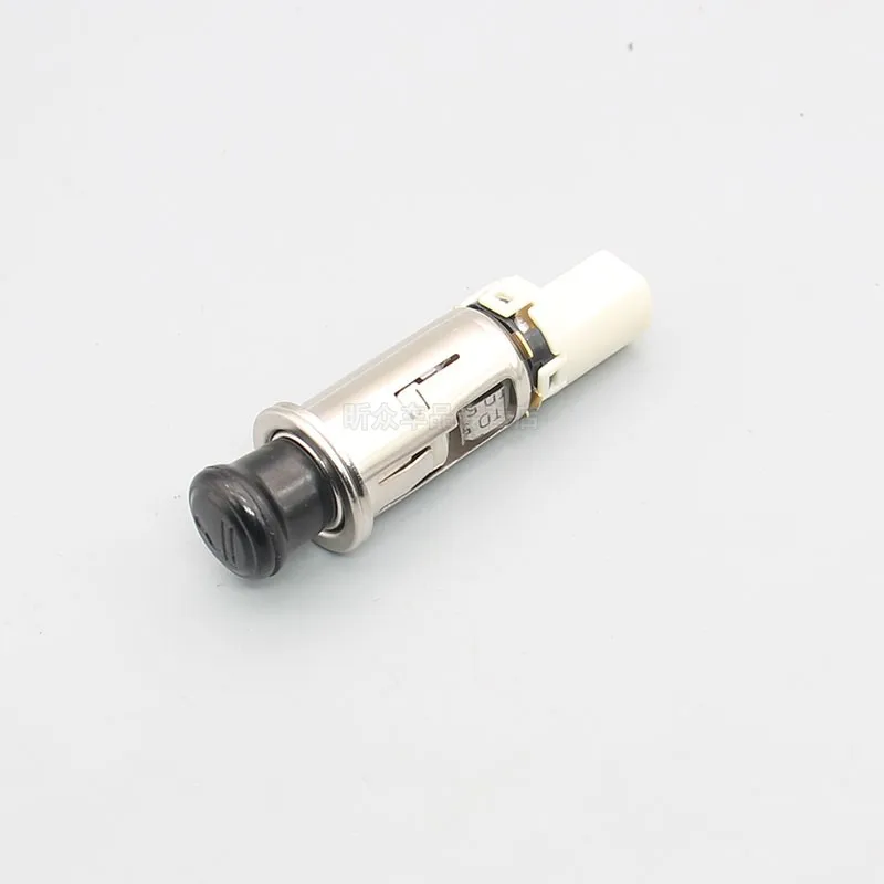 for Toyota 14-18 Leving Corolla dual-engine cigarette lighter head assembly 12V power socket plug