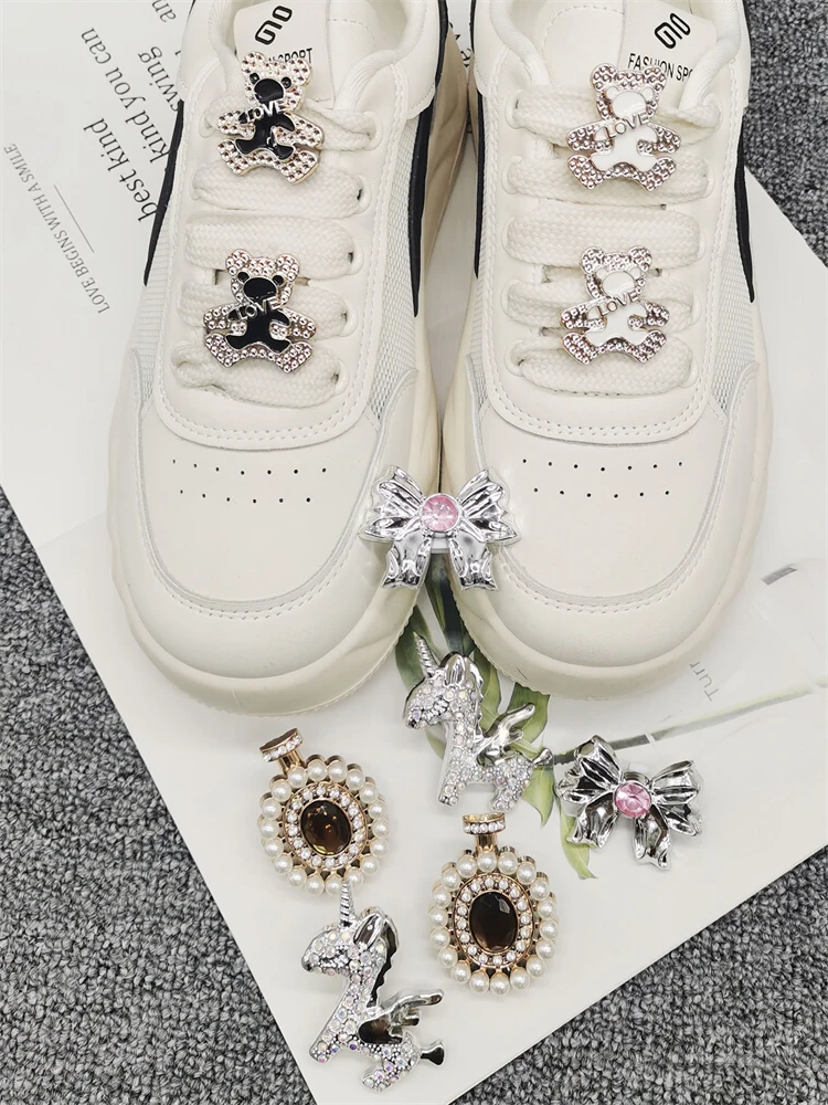 2PCS Rhinestone Perfume Shoelace Charms ABS Bling Buckle Decorations DIY Luxury Unicorn Shoe Lace Clips Accessories Fit Sneakers