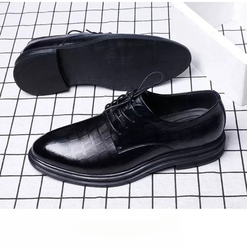 2023 Herren Luxus Business Lederschuhe Echt leder schwarz britisch spitzen Kopf Männer lässig Mode formale kleine Leders chuh