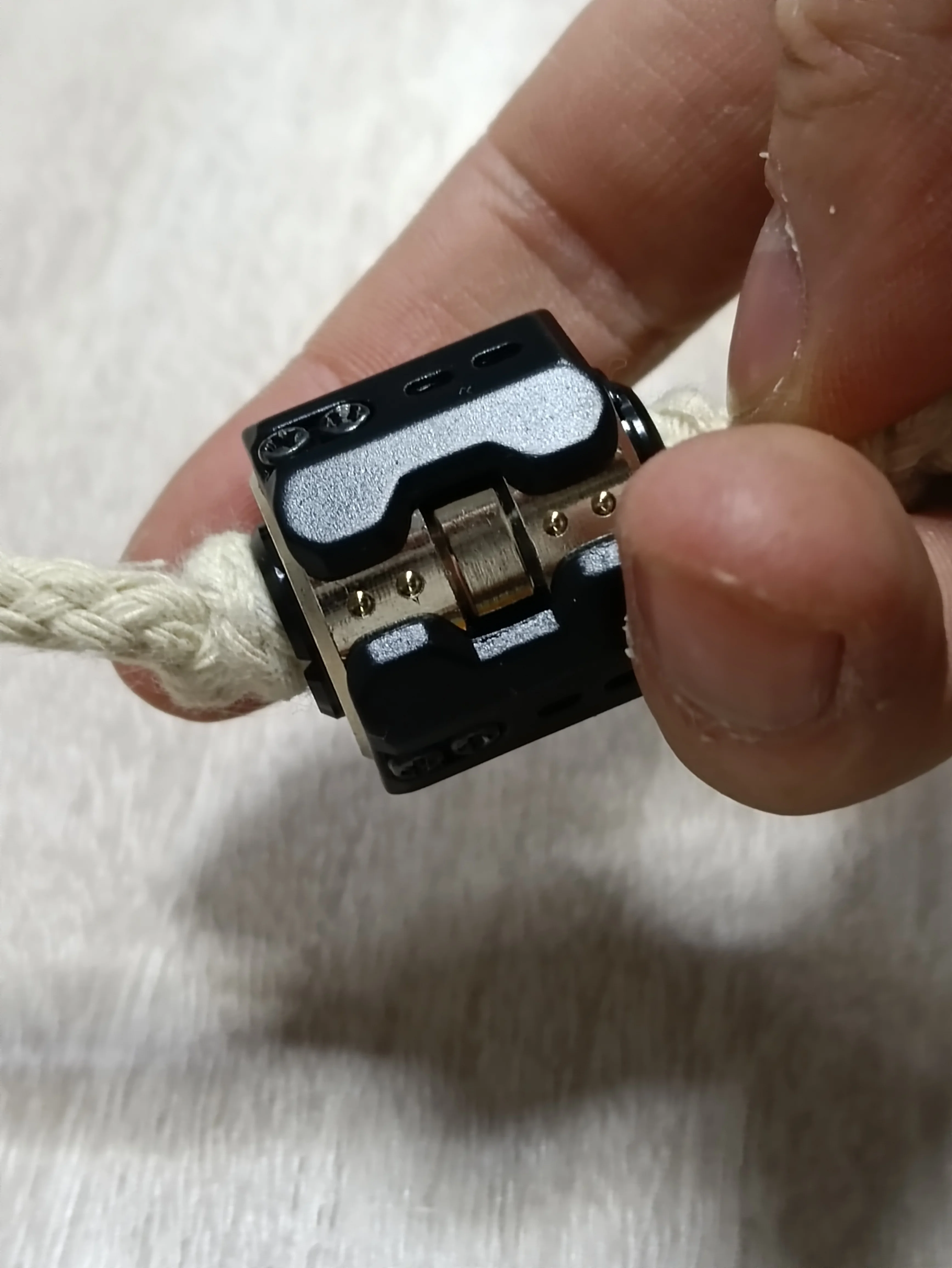 EDC تململ سبينر سكين قلادة الإجهاد الإغاثة الكبار الإجهاد الإغاثة المعادن الغزل الاهتمام نقص نقص نقص النشاط اضطراب لعبة