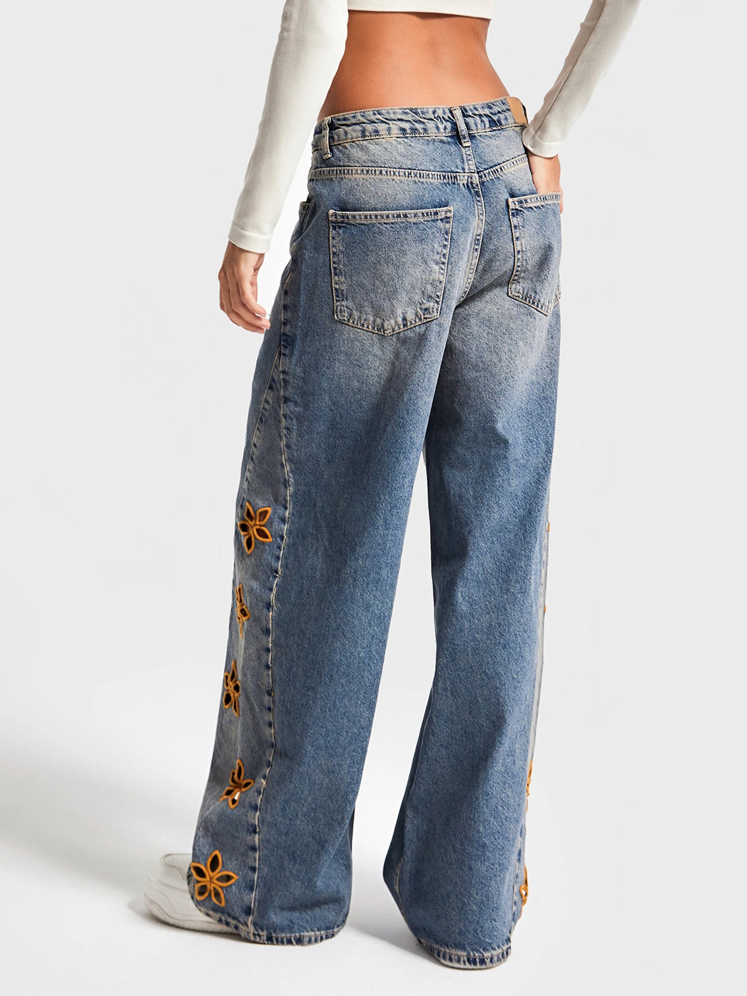 

Stylish High Waisted Flared Jeans for Women Vintage Embroidered Wide Leg Denim Pants with Pockets and Floral Details